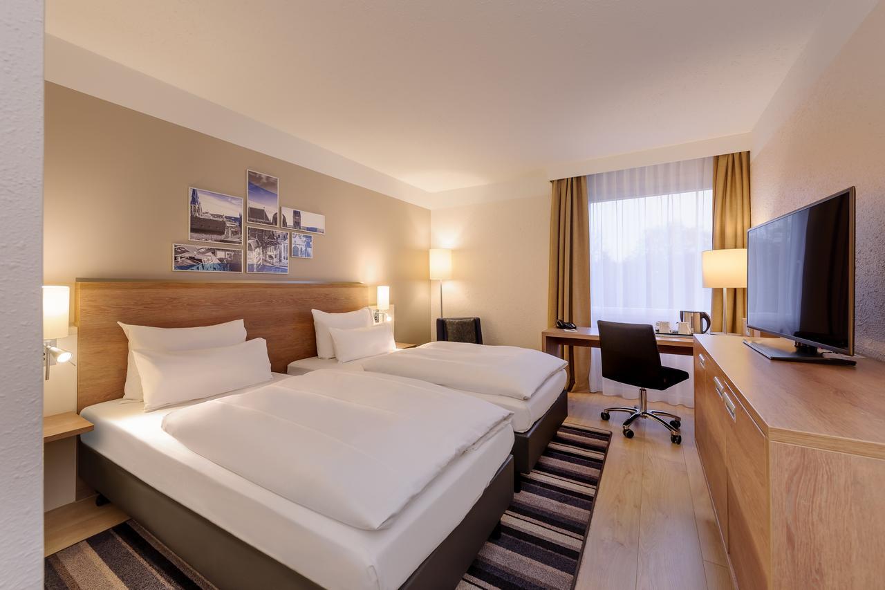 Mercure Europaplatz Hotel 4*