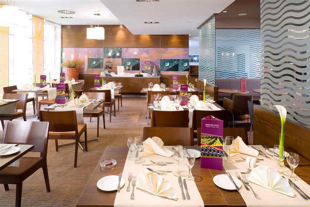 Mercure Europaplatz Hotel 4*