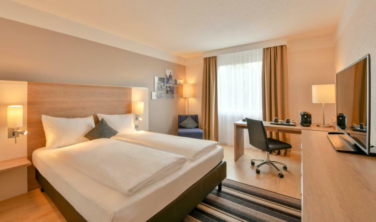 Mercure Europaplatz Hotel 4*